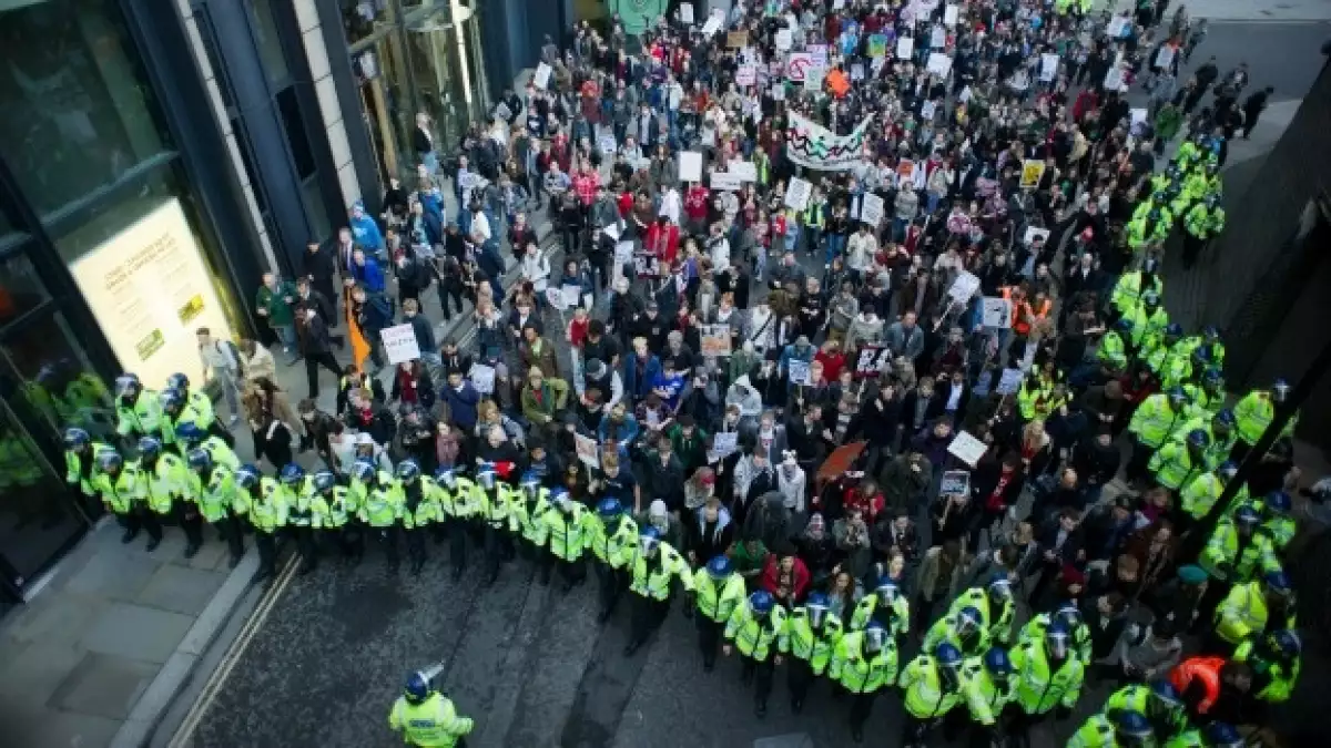 manifestacion de estudiantes en londres