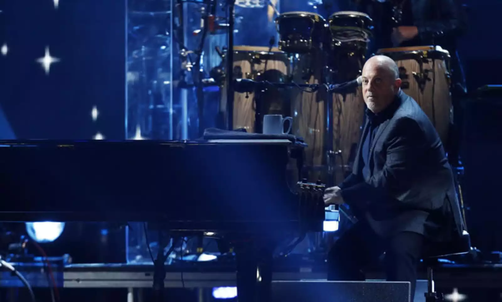 El Madison Square Garden en Manhattan albergó a artistas de la calidad de Billy Joel, quien interpretó en piano varios de sus éxitos, entre ellos ‘You May Be Right’ y ‘Only the Good Die Young’.