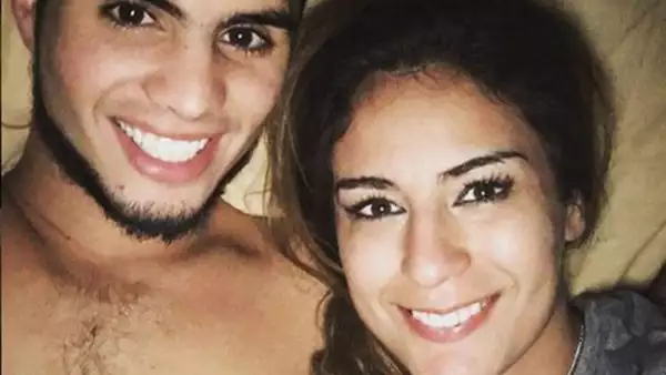 Luego de meses de rumores, una romántica fotografía confirmó el noviazgo de la mexicana con el también clavadista Iván García.