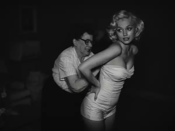 TeaserBlonde-1.jpeg
