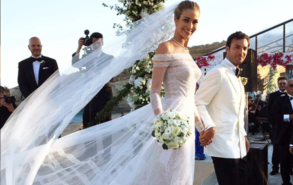Un arco de flores, vistas del mar, invitados como Adriana Lima y Alessandra Ambrosio. ¿Que más puede pedir una mujer para el día de su boda? Te contamos los detalles del increíble enlace matrimonial.