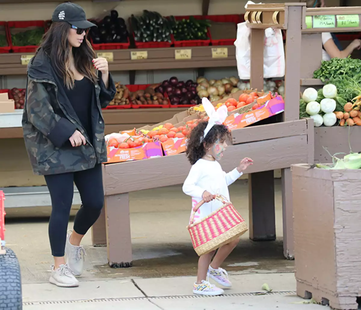 North lució un outfit ideal para la ocasión.