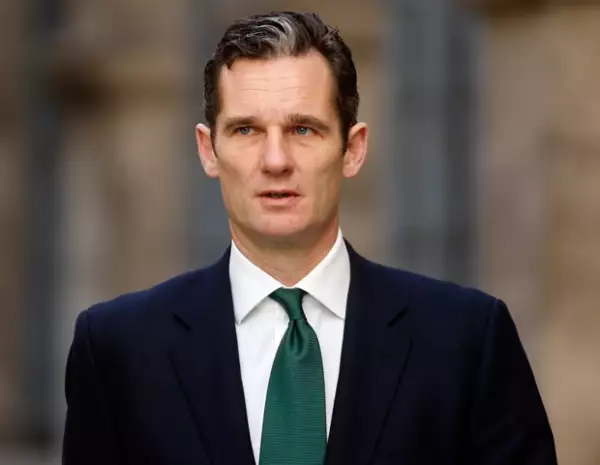 El lunes salió a la venta un escrito llamado “Urdangarin:un conseguidor en la corte del rey Juan Carlos”, donde se habla del proceso legal de éste y su mala relación con su cuñado y esposa.