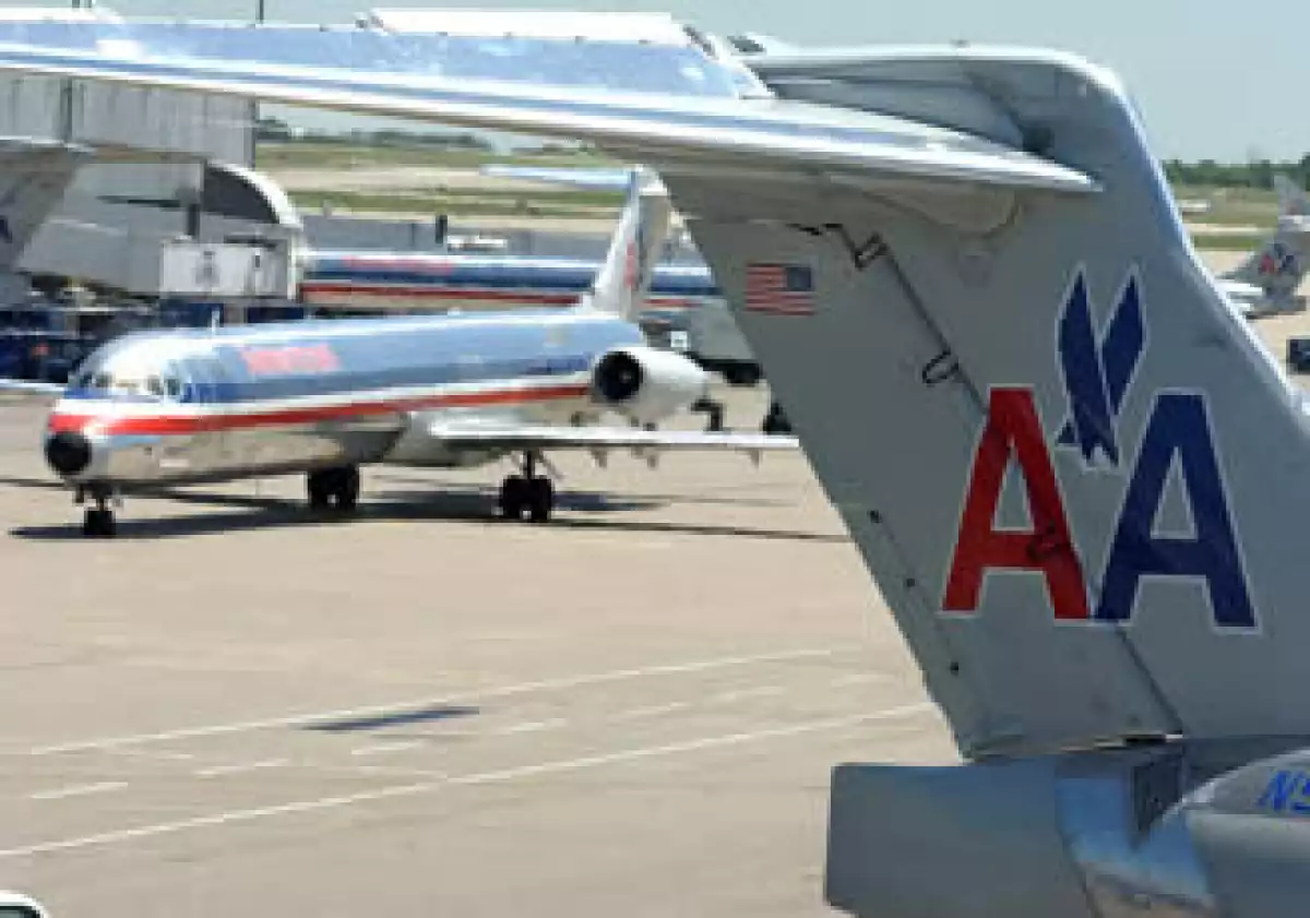 American Airlines fue una de las últimas firmas en aplicar un cargo al equipaje. (Foto: AP)