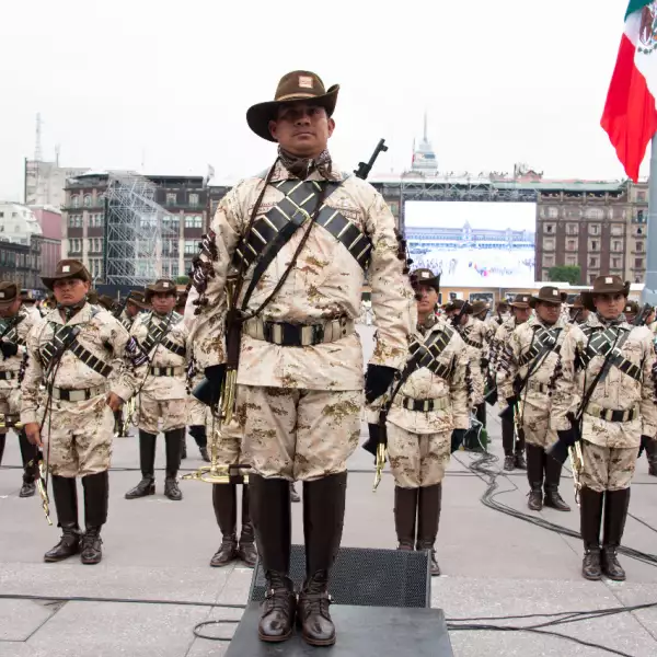 Militares