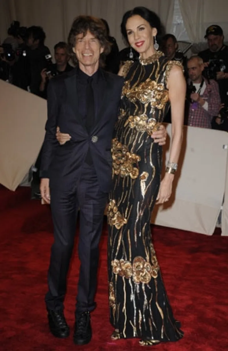 La diseñadora le dejó al rockero su departamento de 8 millones de dólares en Nueva York, así como joyas y otros artículos. En el testamento no mencionó a sus hermanos Jane Shane y Randall Bambrough.