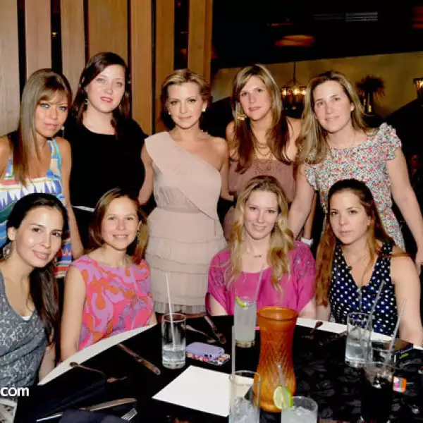 Erika Villareal de Castillo, Carolina Elozua de Martínez, Mariana Rangel, Adriana Garza de Gil, Paula Rodríguez de Vega, Erika Odriozola, Gaby Gutiérrez de González, Laura Alanis y Balbina Elizondo de Díaz