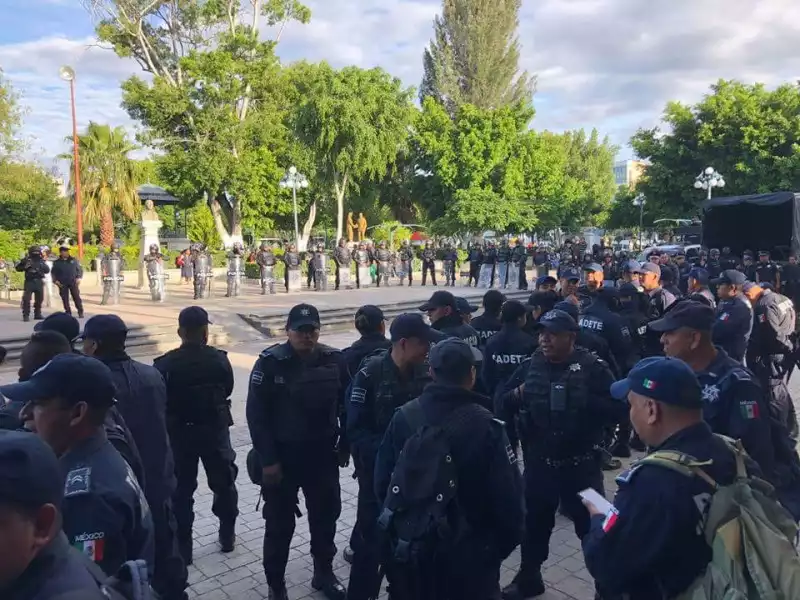 Policías
