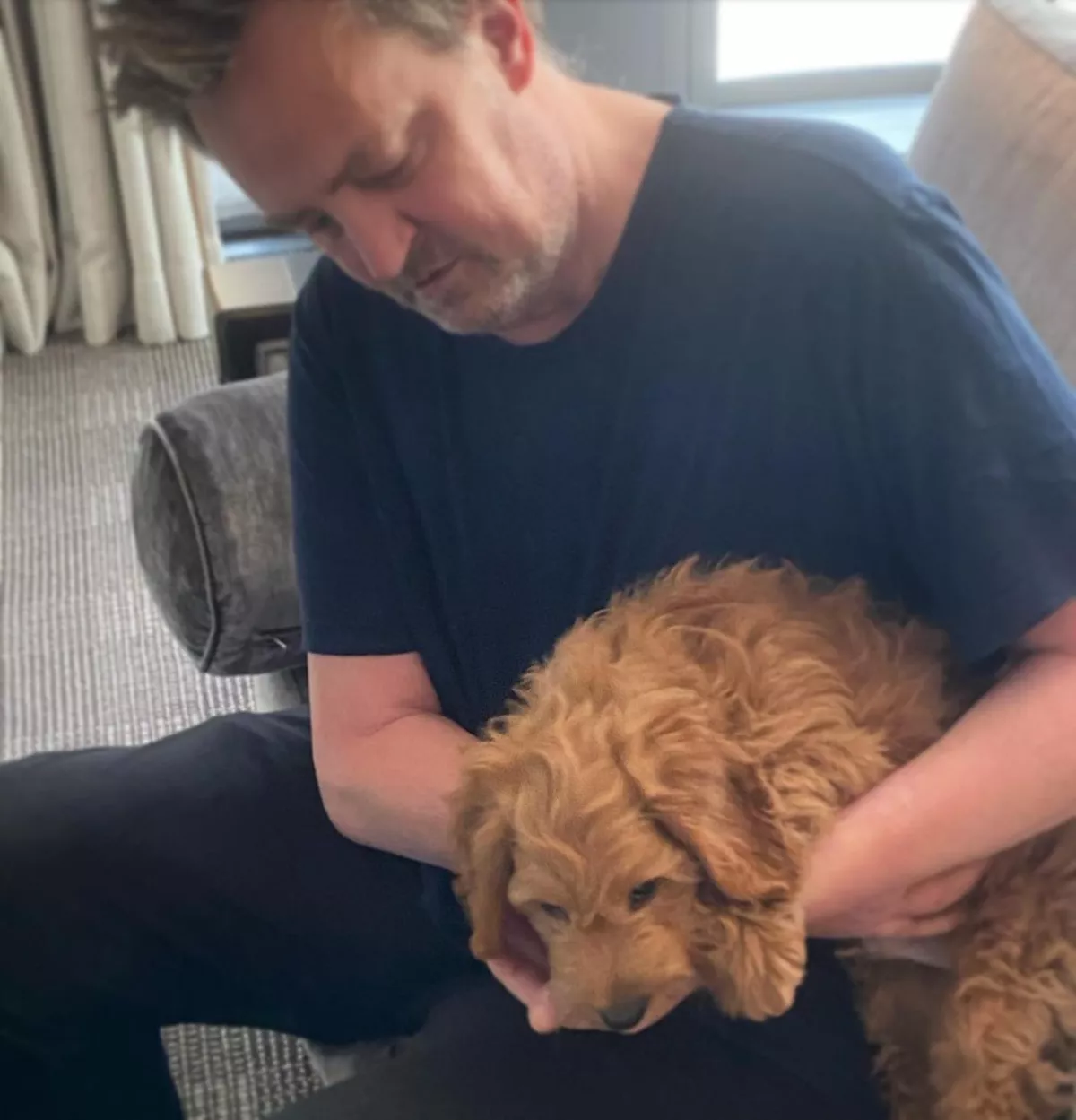 matthew-perry-y-su-perrito.jpg