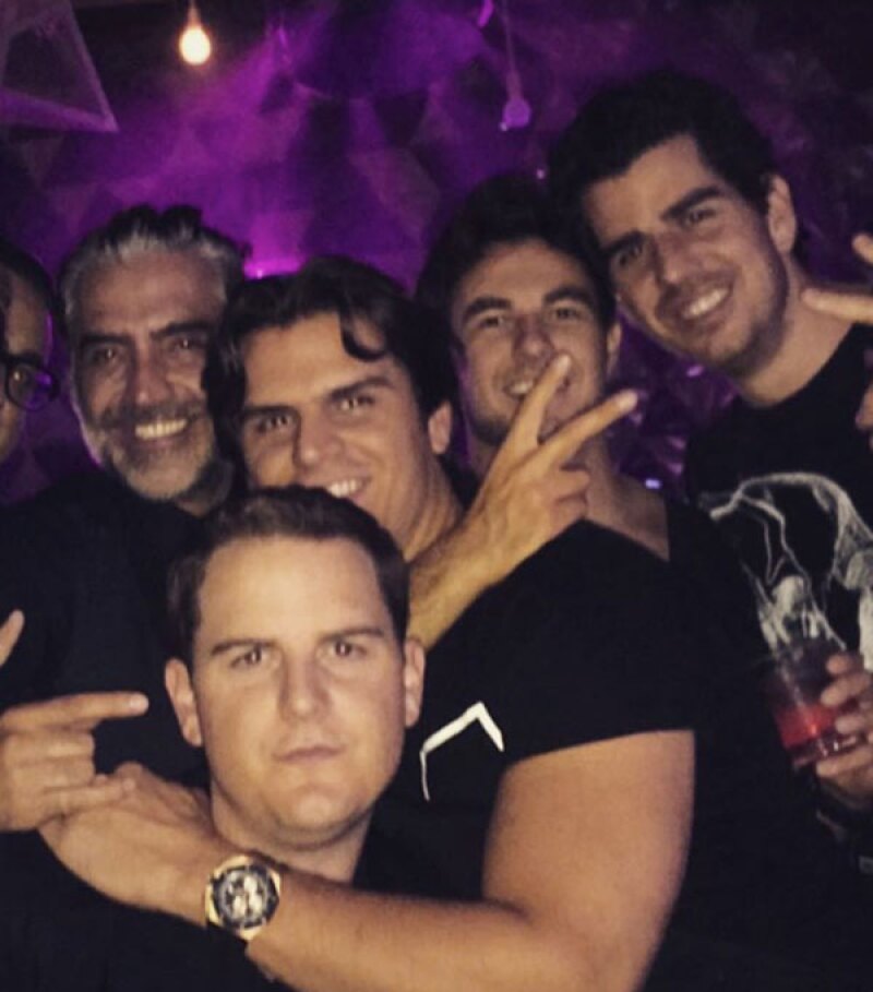 La fiesta siguió para Alejandro y sus amigos en el Omnia.