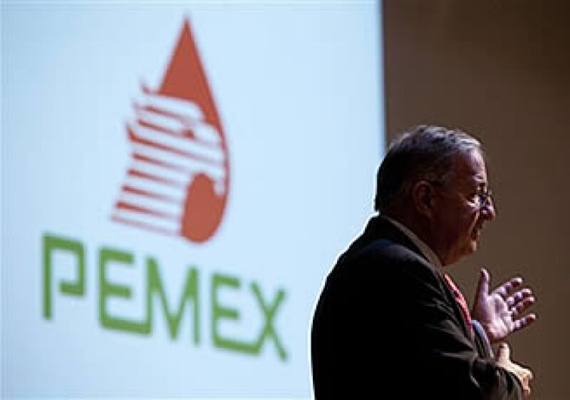 Jesús Reyes Heroles, director de Pemex, espera la entrega de las hectáreas por parte de los estados. (Foto: AP)