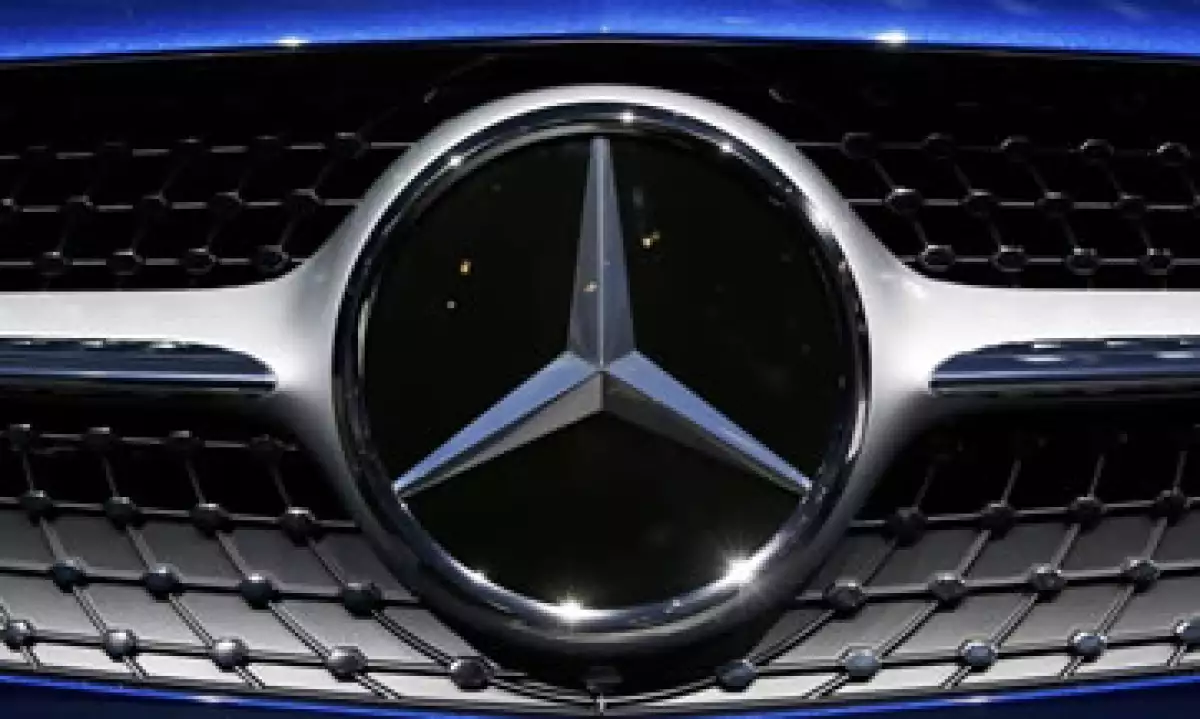 Mercedes Benz logo