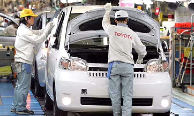 Toyota notificará a sus clientes sobre a dónde podrán acudir a la revisión sin costo. (Foto: EFE)