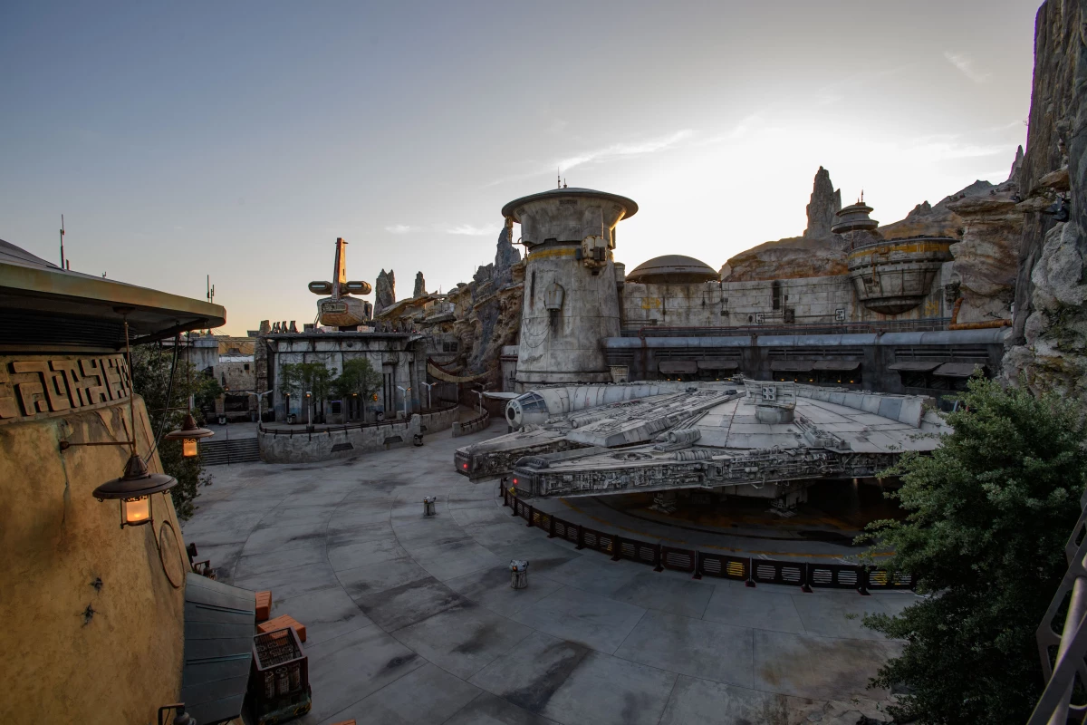 Star Wars: Galaxys Edge - Millennium Falcon: Smugglers Run