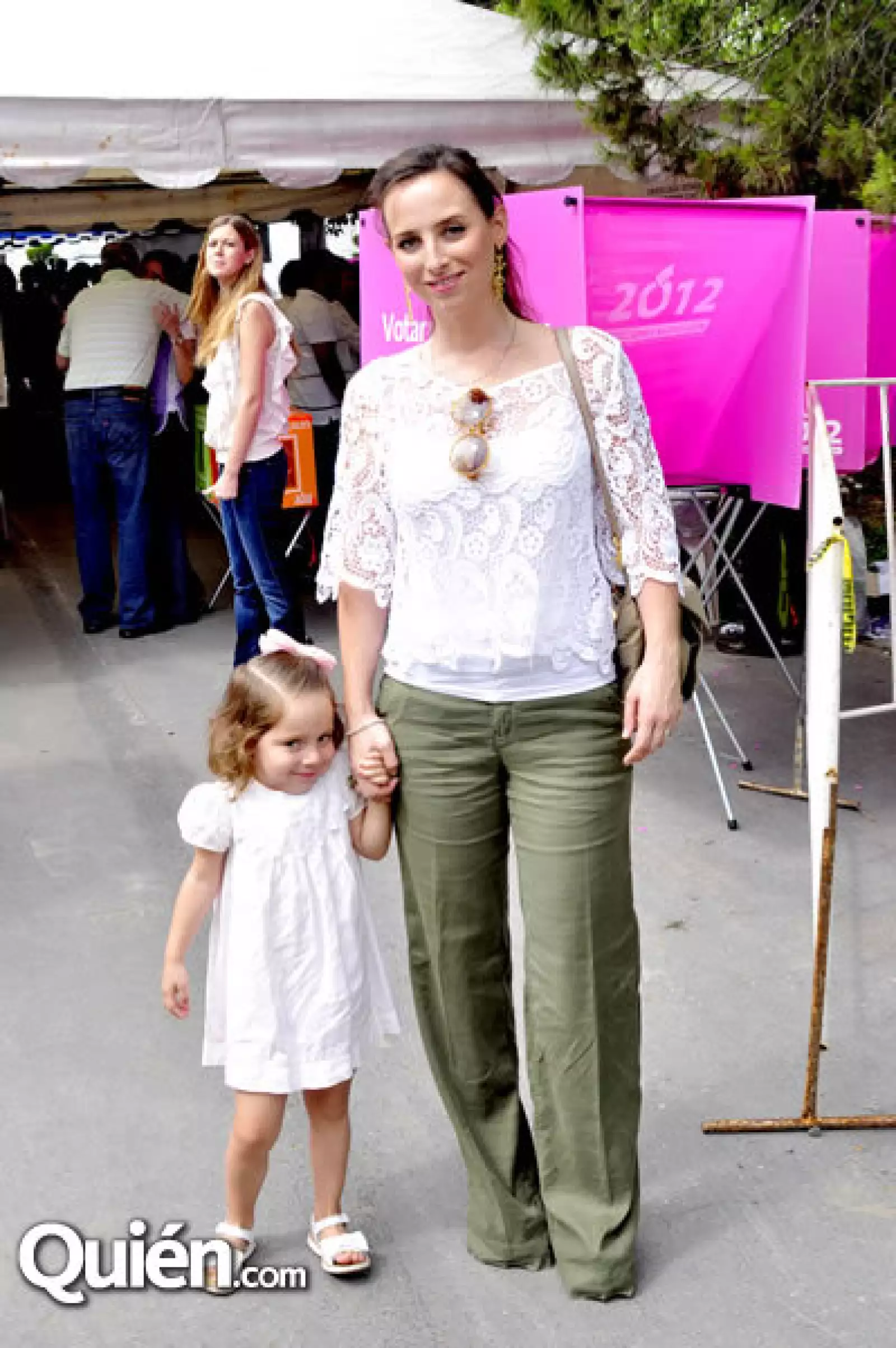 Pía Márquez Zambrano y Romina Zambrano de Márquez