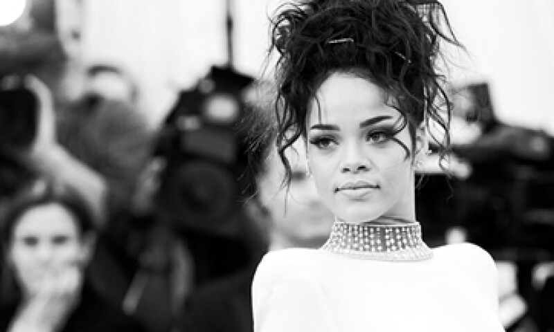 Rihanna señaló en Twitter que la remoción de su canción era un castigo por parte de CBS. (Foto: Getty Images)