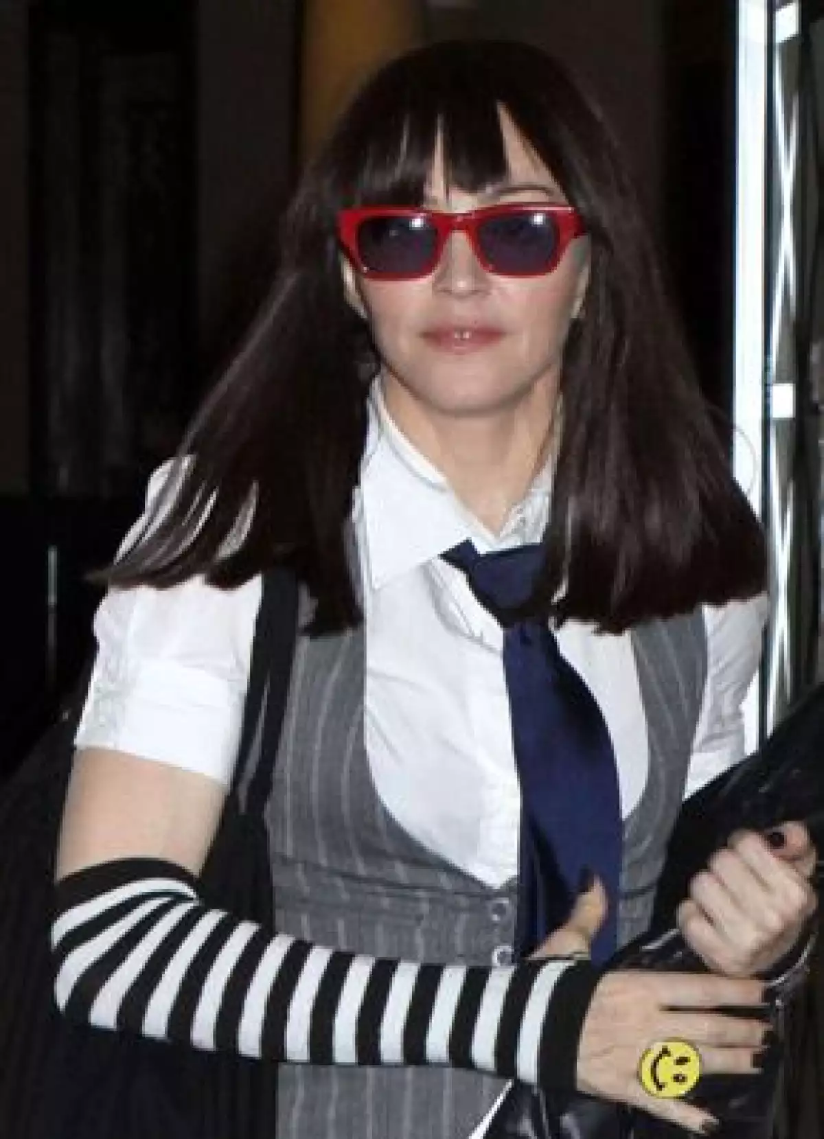 Para una reciente fiesta de disfraces del Kabbalah, con motivo de la celebración del Purim, la cantante retrocedió en el tiempo y se vistió de colegiala, muy al estilo de Lourdes.
