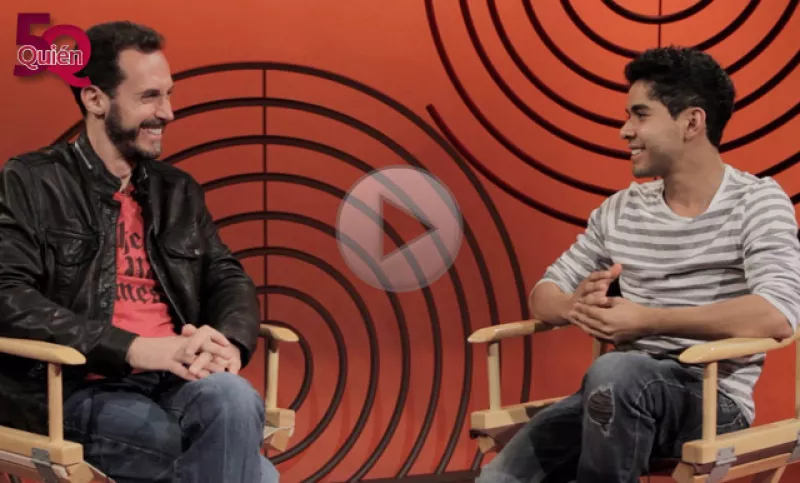 Convocamos al actor Kristyan Ferrer a que se convirtiera en reportero por un día para poder platicar con el director de 600 millas, Gabriel Ripstein.