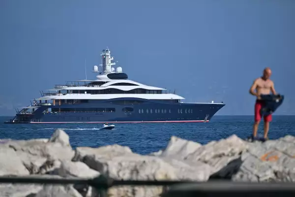 Súper yates de los multimillonarios