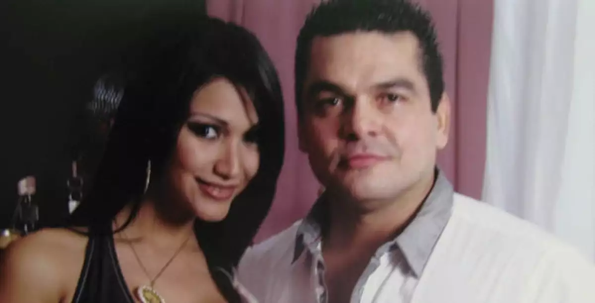 La ex reina de belleza a lado de su novio Enrique Morales Jade.