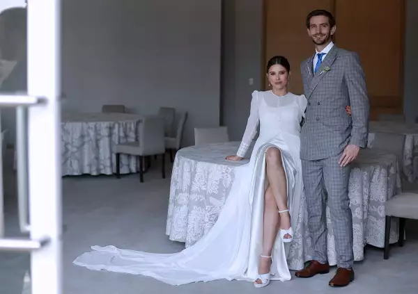 Paulina Goto y Rodrigo Saval se casaron por el civil