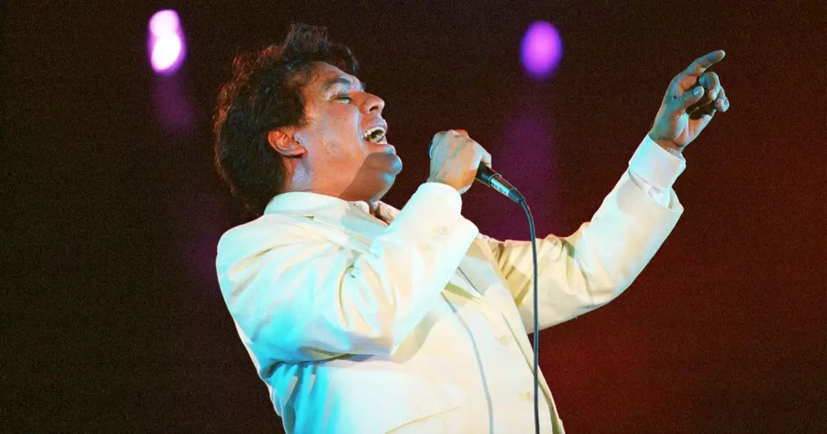 juan-Gabriel-Proyeccion-Concierto.jpg