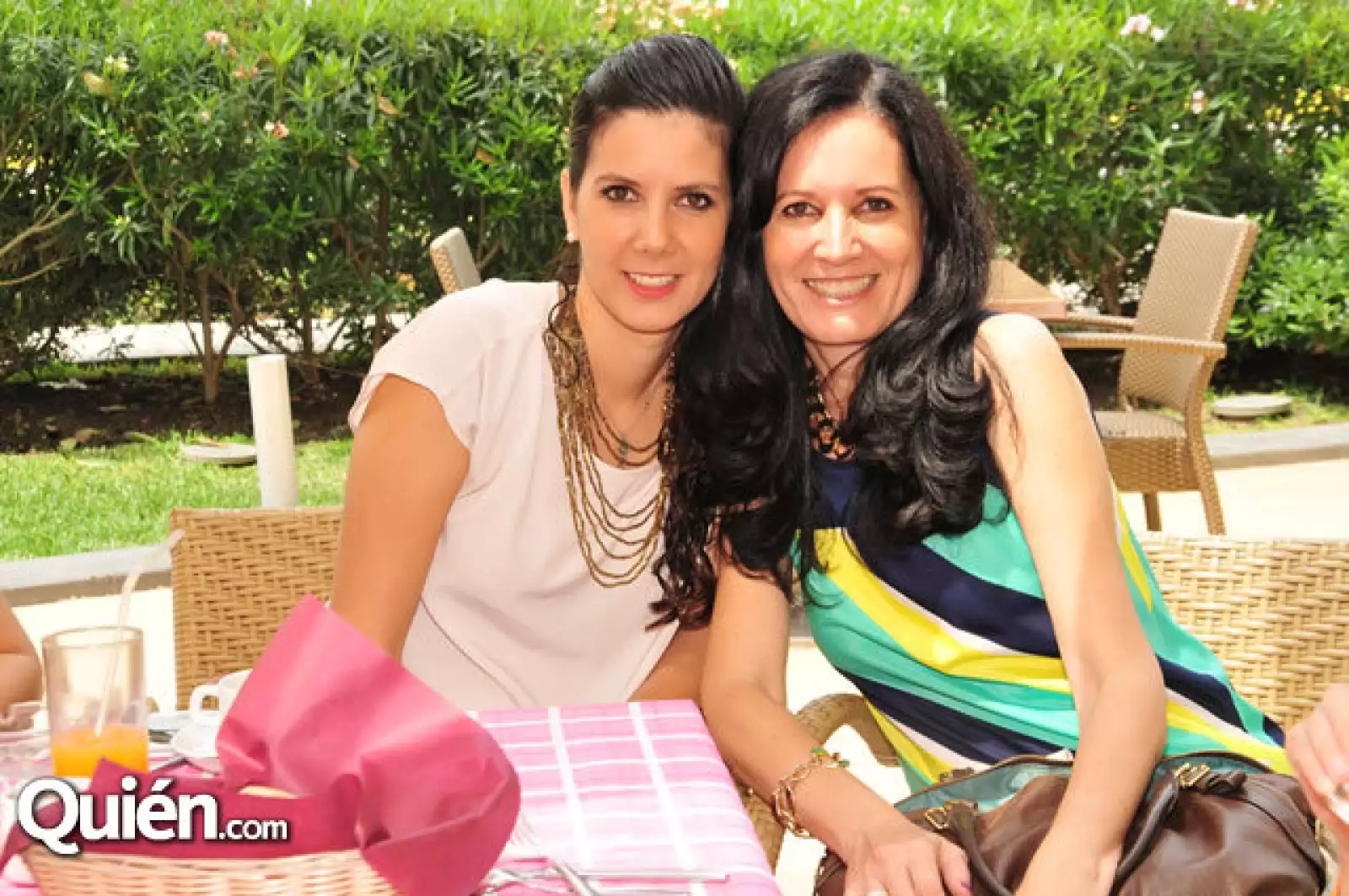 Arlette García de Quevedo y Olga Romo