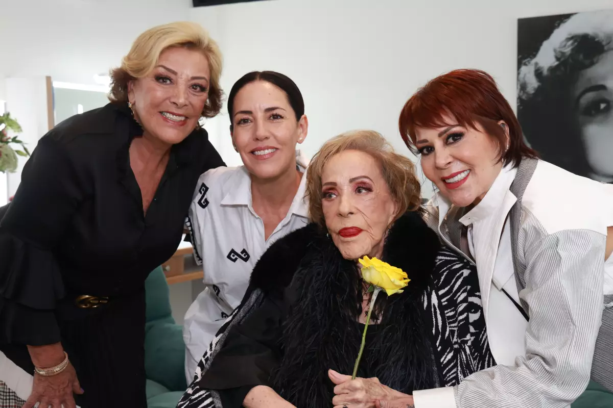 Sylvia Pasquel, Stephanie Salas, Silvia Pinal y Alejandra Guzmá