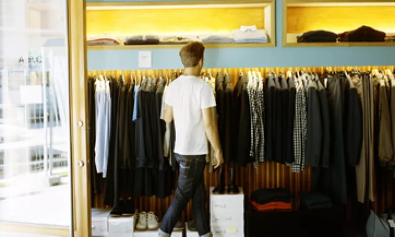 Tiendas de ropa, zapaterías y almacenes son algunos de los negocios que ofrecerán descuentos. (Foto: Getty Images)