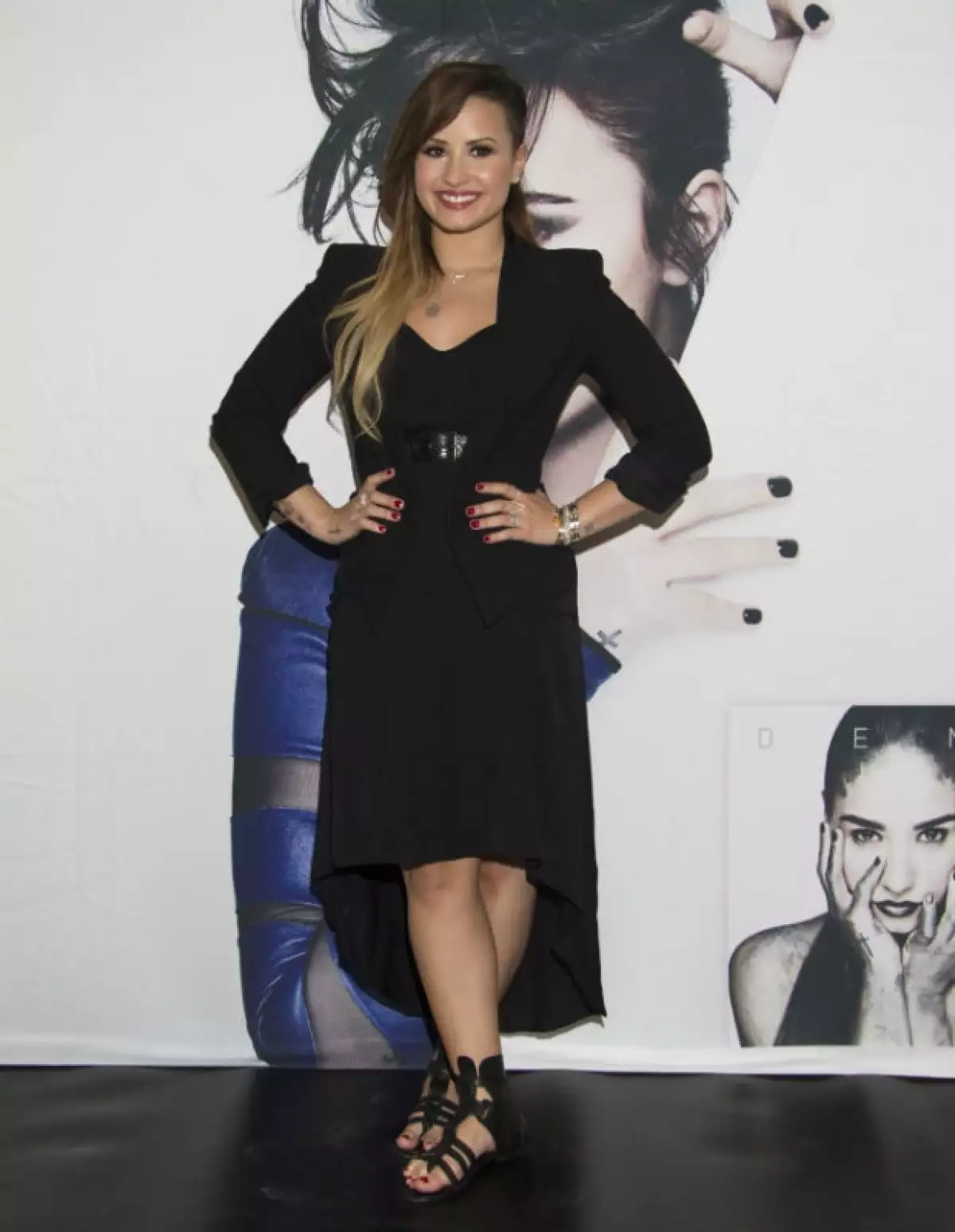 Así lució Demi durante su encuentro con la prensa mexicana.