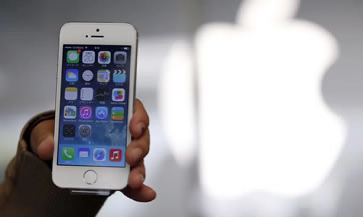 El nuevo equipo tendría una pantalla más amplia que el 5S, dicen algunos analistas. (Foto: Reuters)