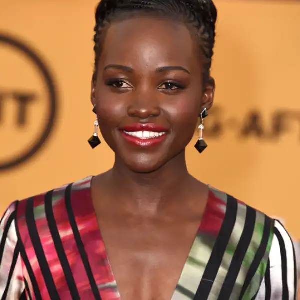Lupita Nyongo en los SAG Awards.