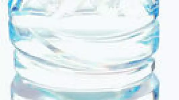 Agua embotellada Evian