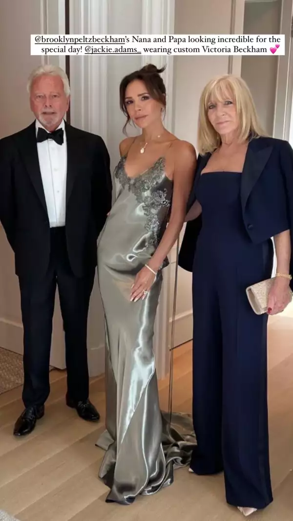 Victoria Beckham y sus papás