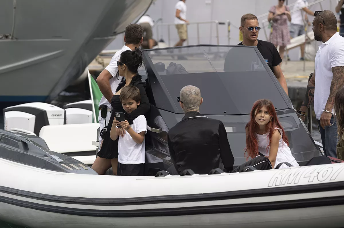 Kourtney Kardashian y Travis Barker a la mañana siguiente de su boda en Italia