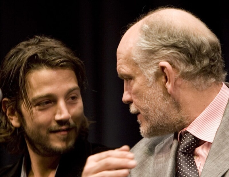 Diego Luna y John Malkovich. El actor estrenará la La Comedia Infernal el 12 de abril.