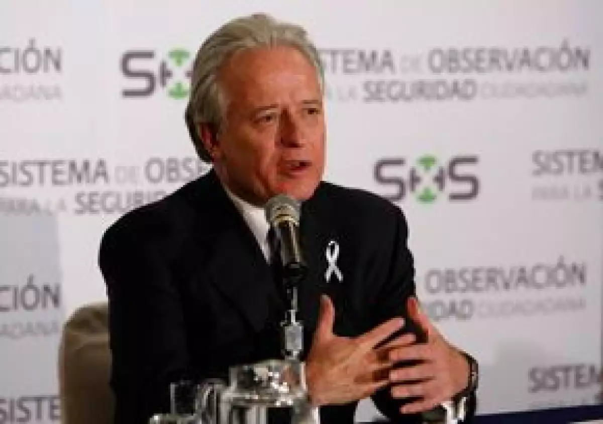 Militantes de todos los partidos políticos, excepto PSD y PT, han firmado sus propuestas de campaña ante un notario, como sugirió el empresario.