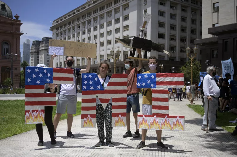 Argentina paga 1,900 millones de dólares al FMI