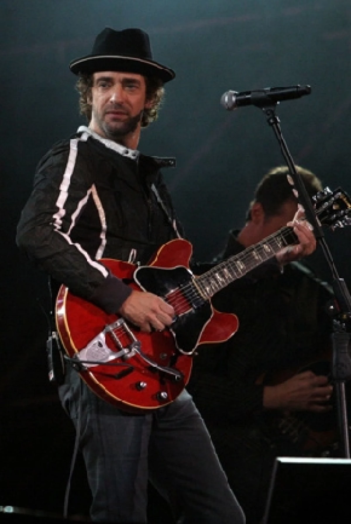 El cantante argentino sufrió una isquemia transitoria cerebral después de un concierto que ofreció el sábado pasado.