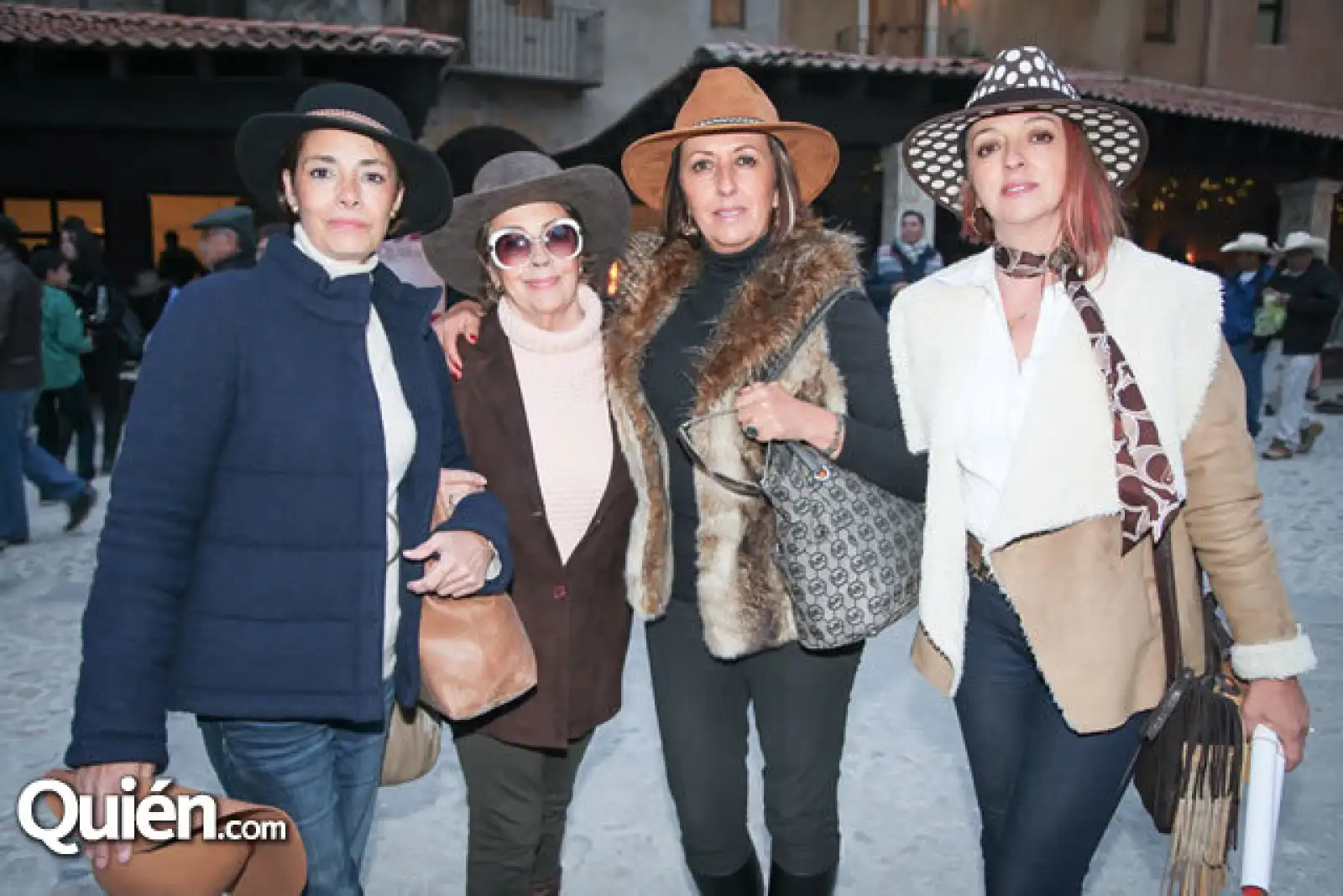 Mónica Bravo, Alicia Hernández, Nely Jiménez y Lorena Jiménez