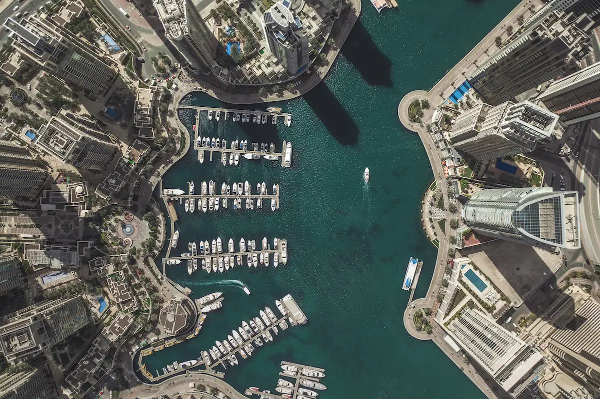 Imagen aérea de city marina, Dubai, United Arab Emirates.