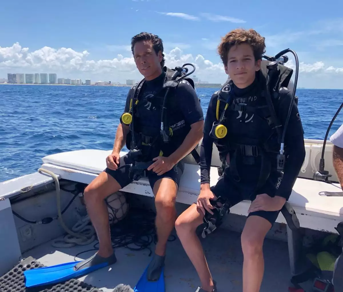 Roberto Palazuelos a su hijo Roberto Jr.