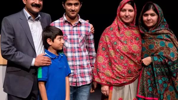 El Comité Noruego del Nobel concedió a Malala Yousafzai este reconocimiento por su activismo a favor de los derechos de los niños. Aquí te contamos su historia.