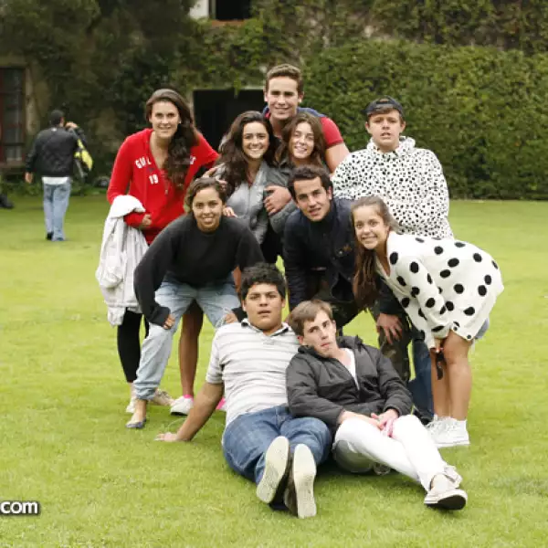Teresa, Juan, Camila, Miranda, Paola, Guillermo, Roberto, Aranza, Ernestoy Diego