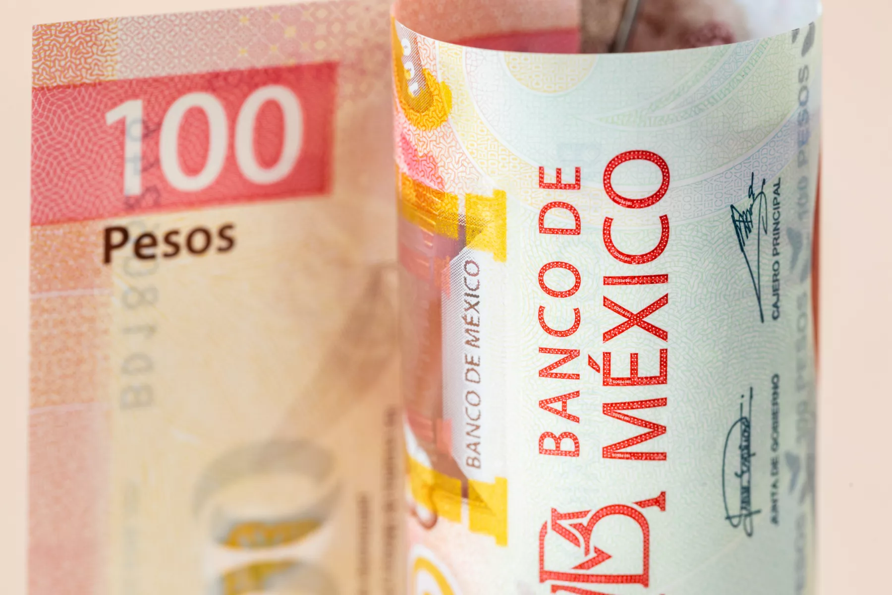 Peso mexicano hoy, 23 de mayo 2024: se aprecia por datos de inflación PIB