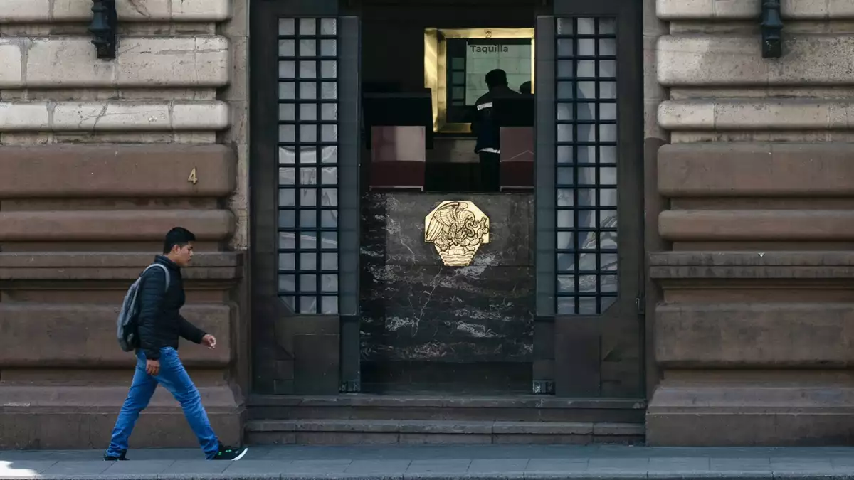 Banxico hará un par de recortes más a la tasa de interés en 2025, prevé Vanguard