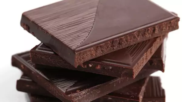 Para que las cremas que usas para la piel funcionen todavía mejor, aliméntate de manera más sana y con comidas que son ideales para tener una piel suave y hermosa.
