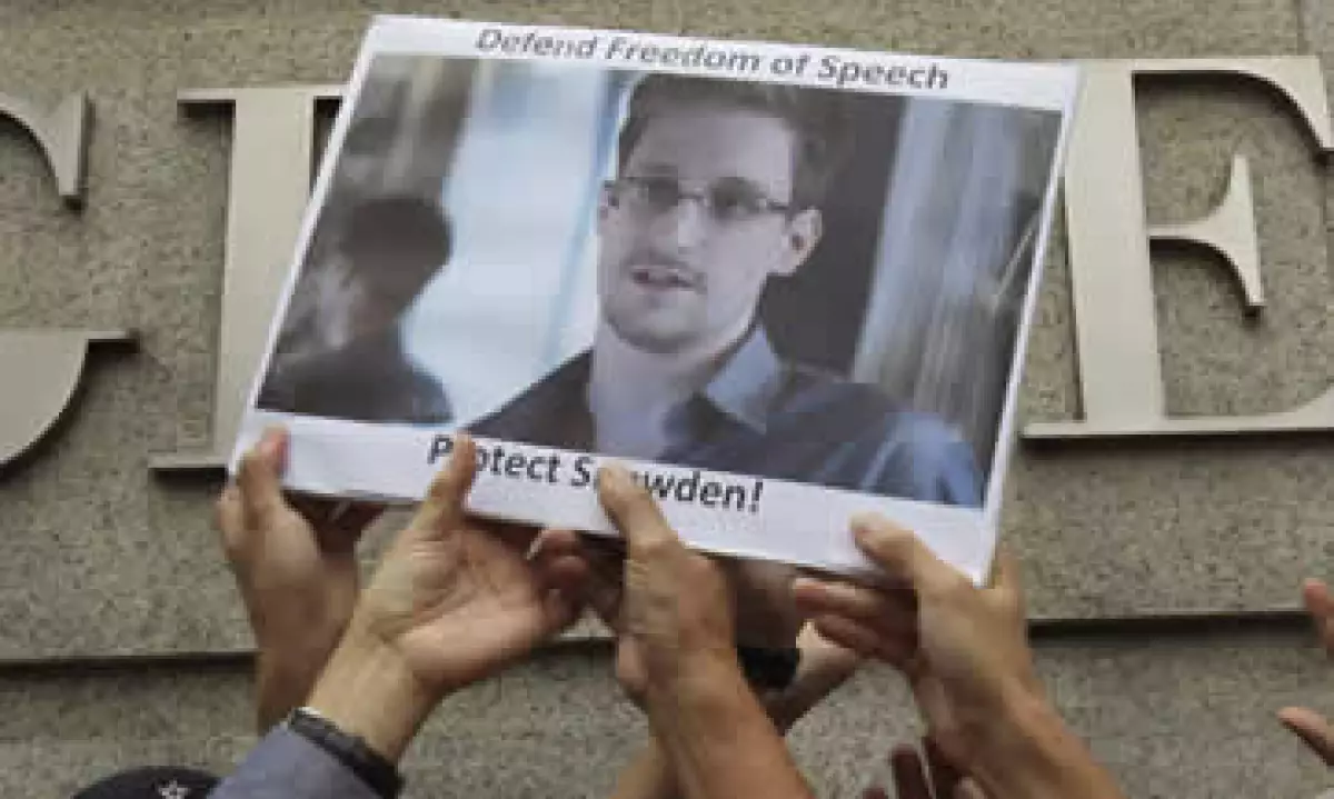 Edward Snowden enfrenta cargos penales en EU por filtrar información confidencial. (Foto: AP)