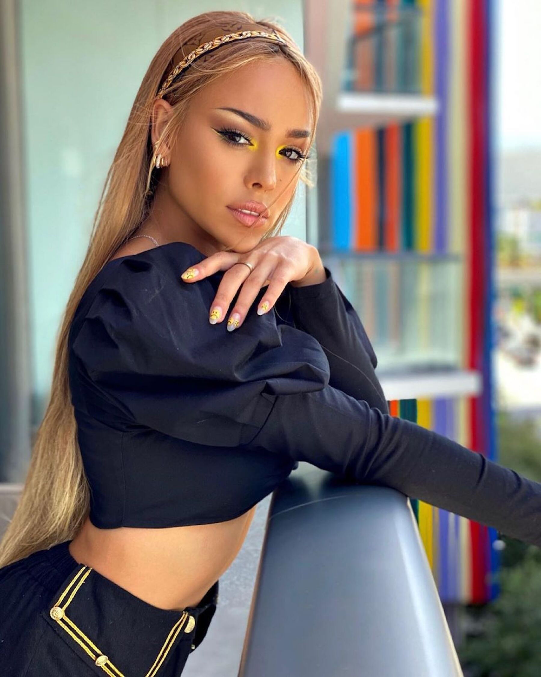 danna paola anuncia que ya apareci el misterioso pablo danna paola anuncia que ya apareci el misterioso pablo