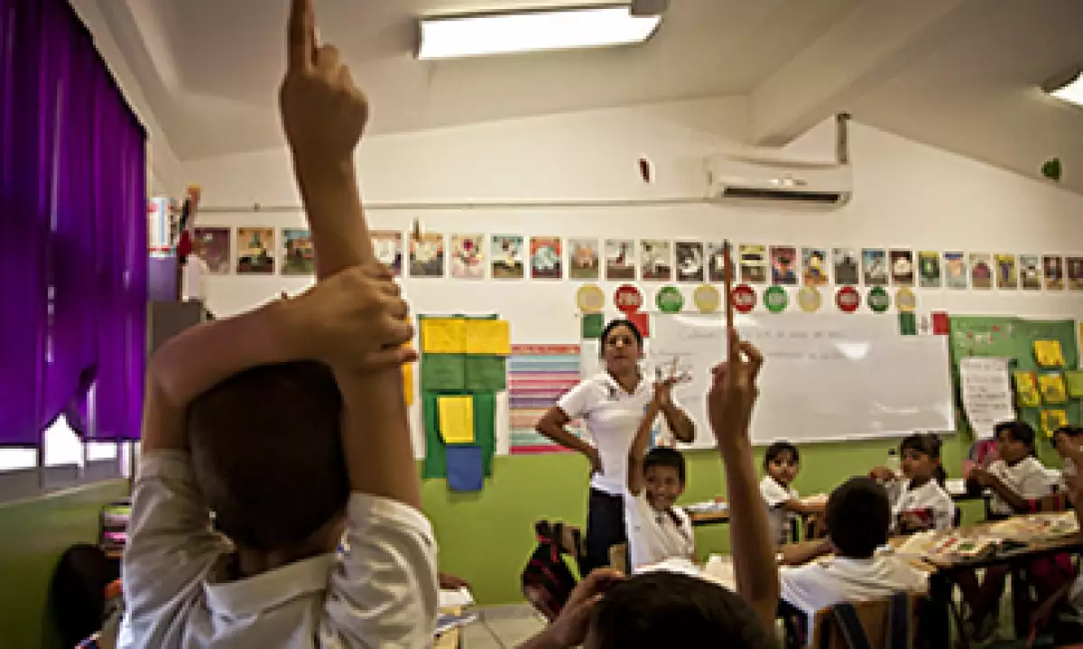 La agenda política debería incluir educación financiera para los jóvenes. (Foto: Cuartoscuro)